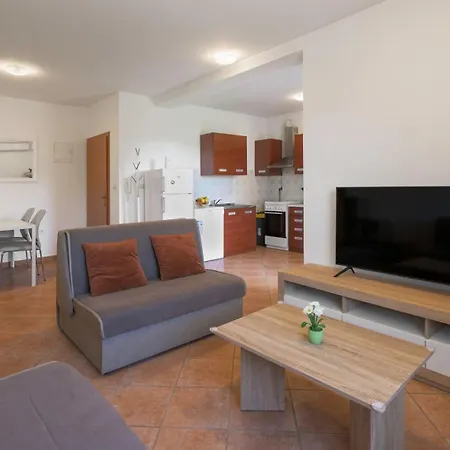 Karin Apartment *