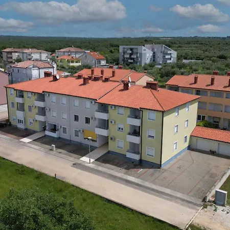 Karin Apartment Peroj